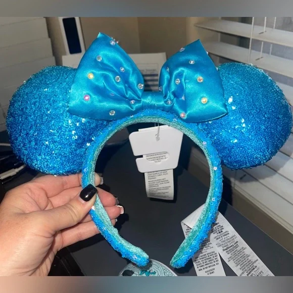 Disney | Accessories | Disney Parks Blue Aqua Sequin Minnie  display picture 1